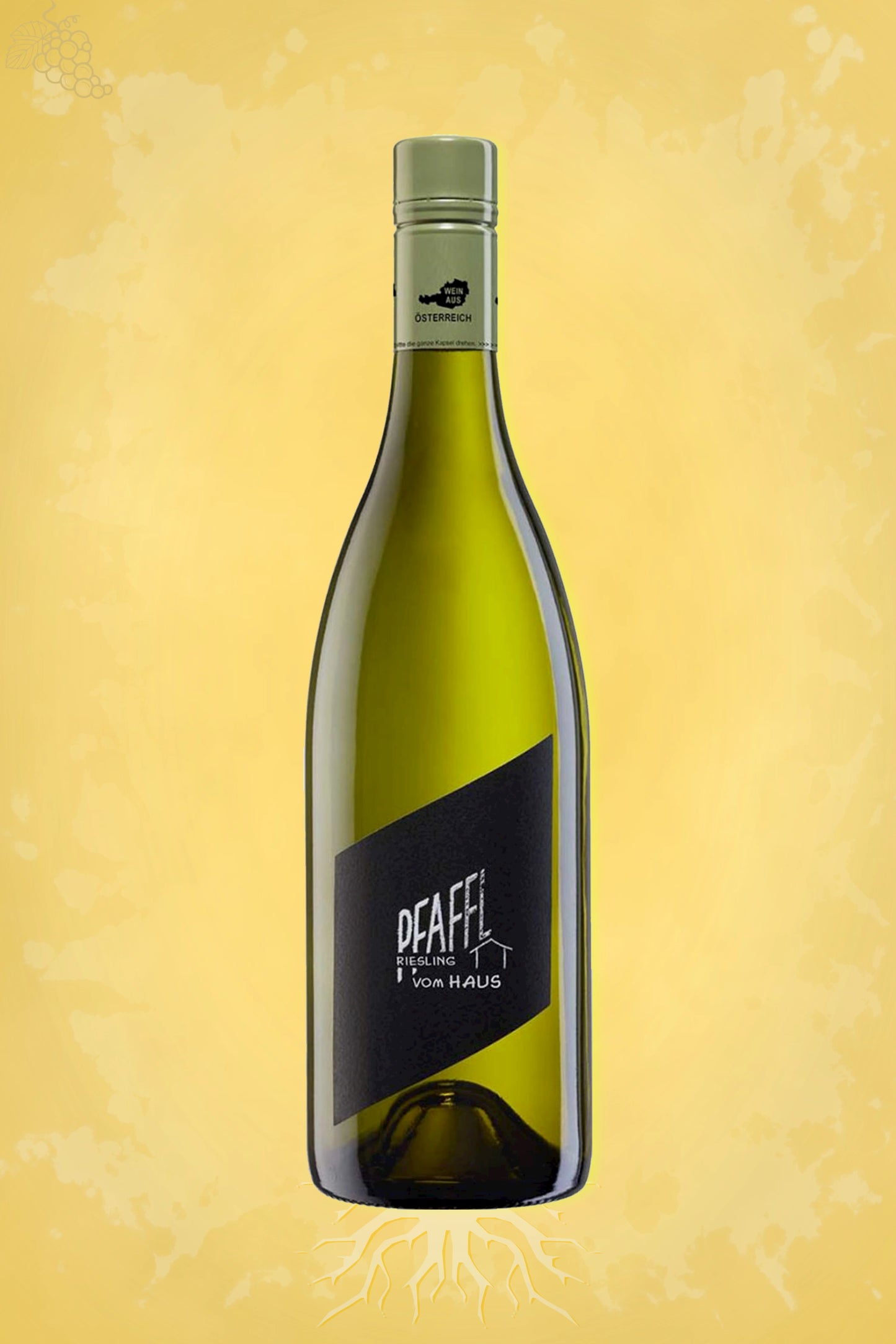 Pfaffl Vom Haus Riesling 2024 tegen gouden achtergrond – frisse witte wijn