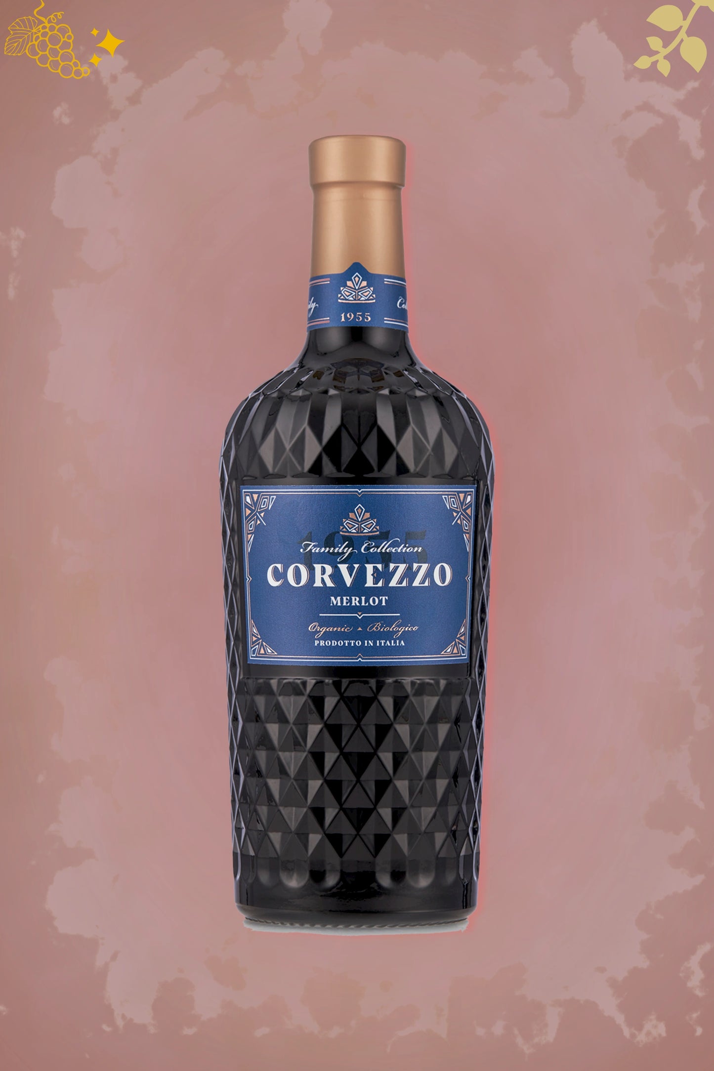 Fles Corvezzo – Merlot (2023) – rode wijn in rode setting