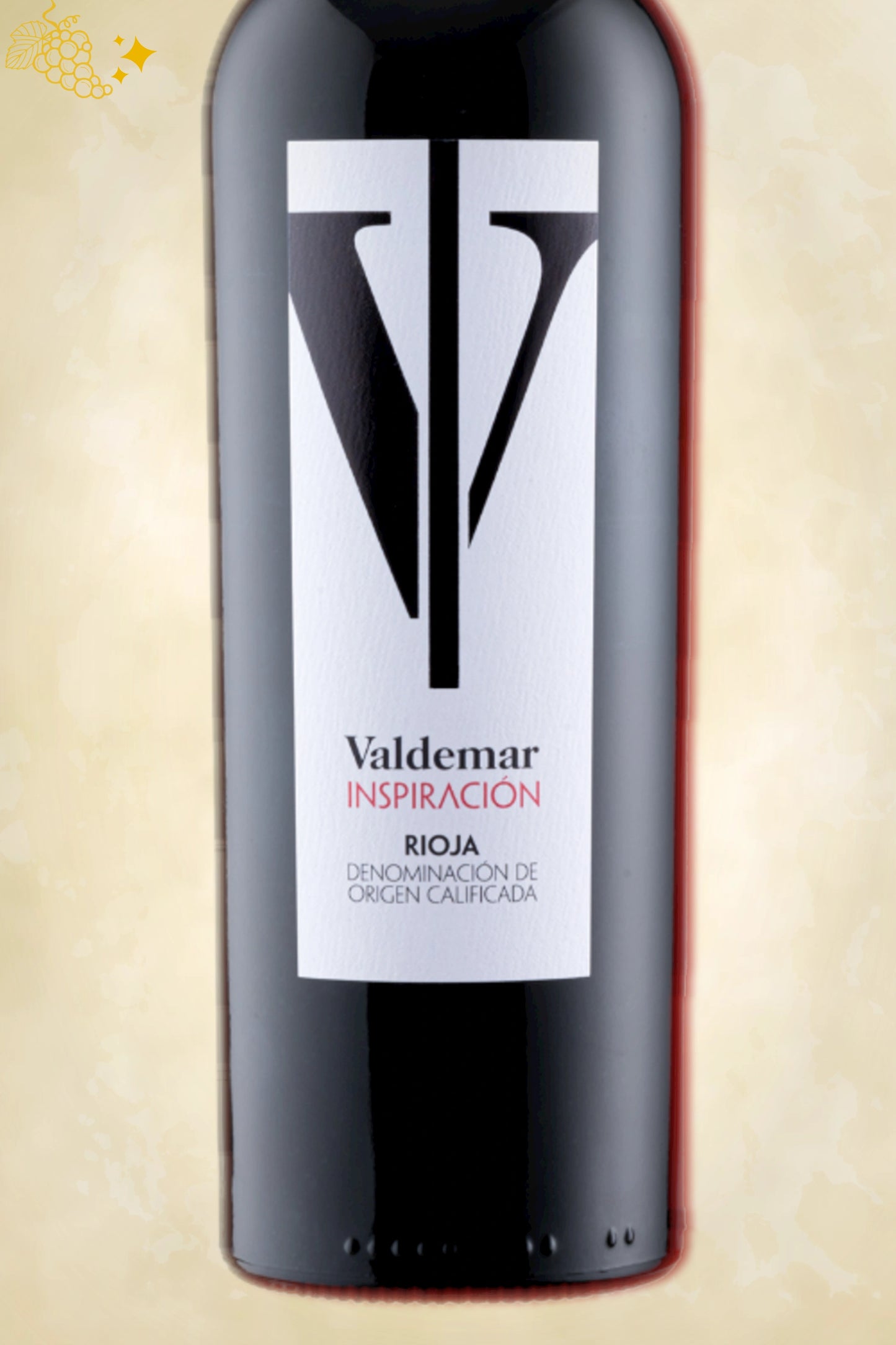 Fijn detail etiket Valdemar – Inspiración Rioja Tinto (2020) tegen beige achtergrond