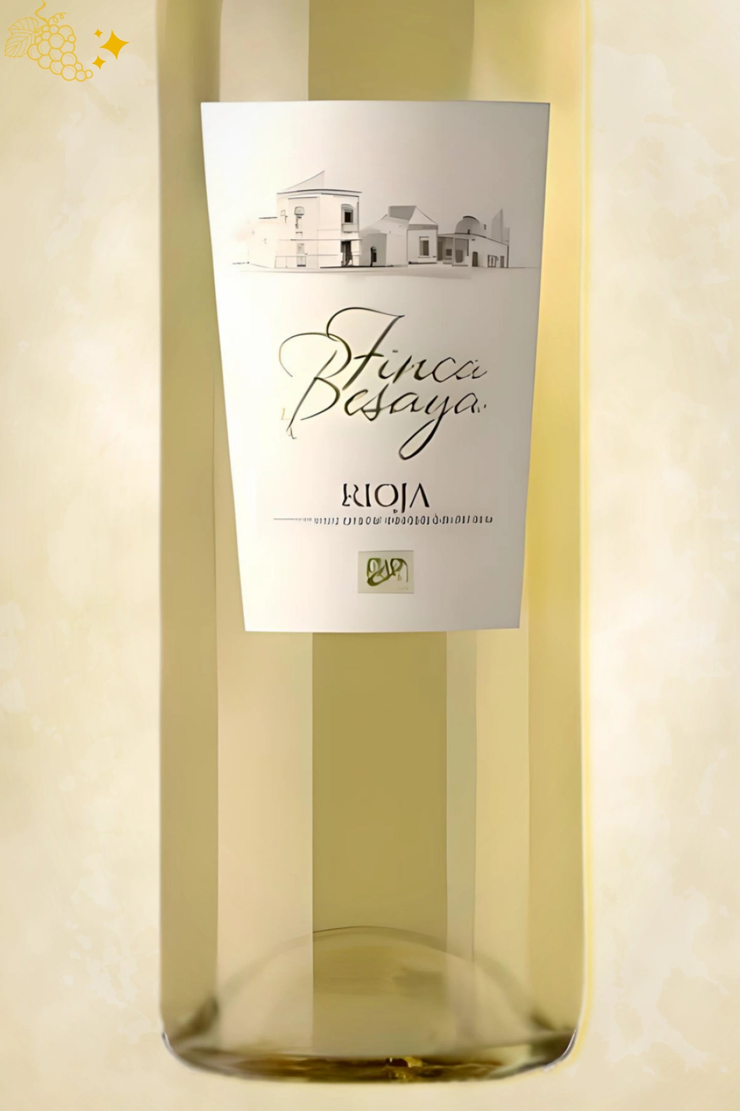 Etiket close‑up van Bodegas Isidro Milagro - Finca Besaya Rioja Blanco (2023) – focus op logo tegen beige achtergrond