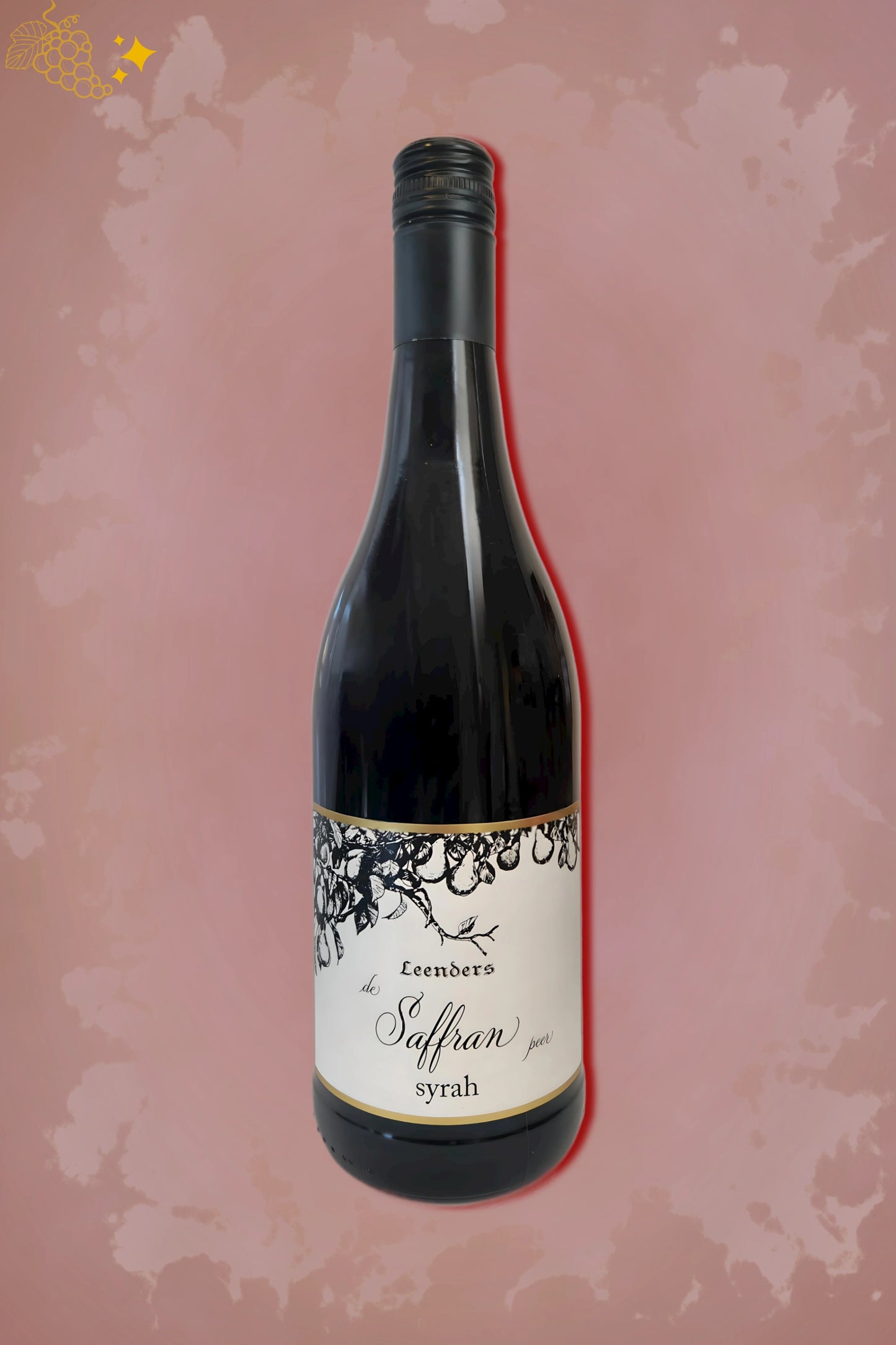 Leenders - Saffran Syrah (2023) – syrah tegen rode achtergrond