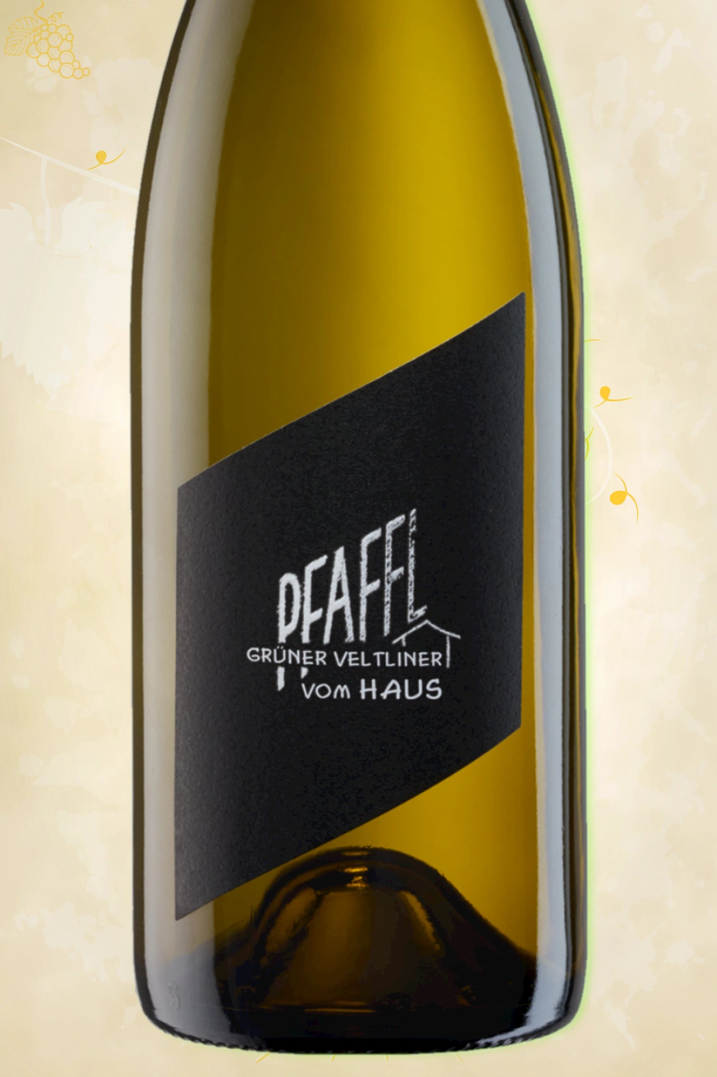 Close-up label Pfaffl Vom Haus Grüner Veltliner 2024 – Pfaffl logo en vintage details