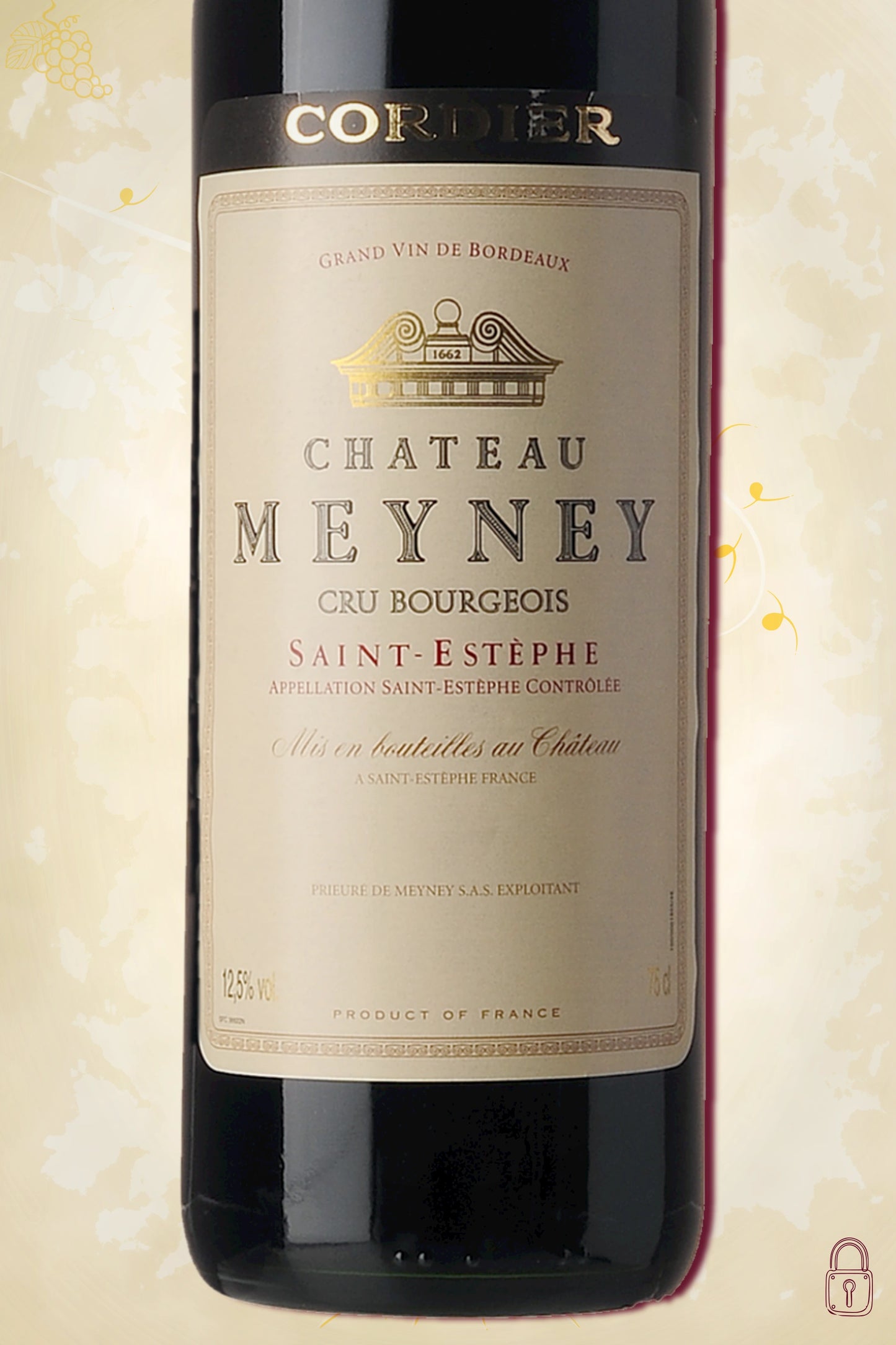Close-up label Château Meyney Saint-Estèphe 2022 – Cru Bourgeois details zichtbaar