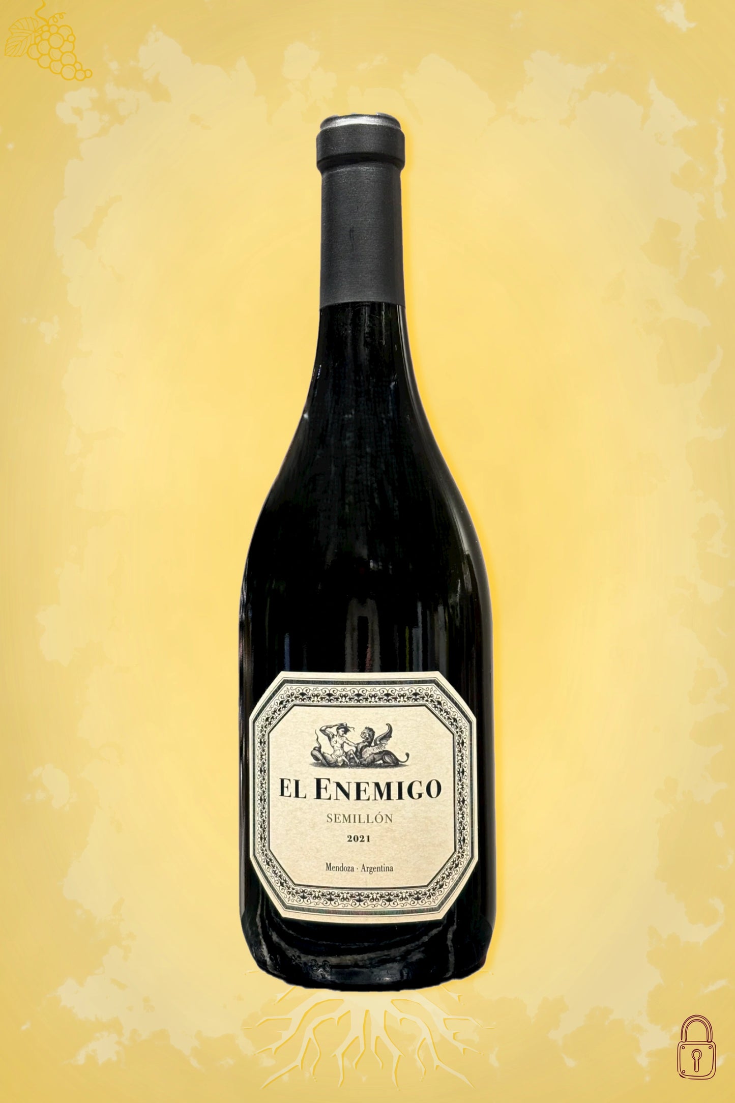 Fles El Enemigo Semillon 2021, witte wijn van Semillon-druif uit Argentinië, tegen goudkleurige achtergrond.