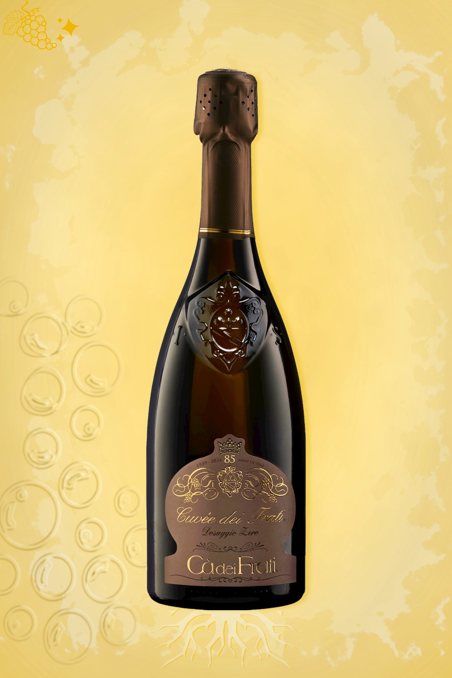 Cà dei Frati Cuvée dei Frati tegen gouden achtergrond – elegante Italiaanse spumante met fijne mousse
