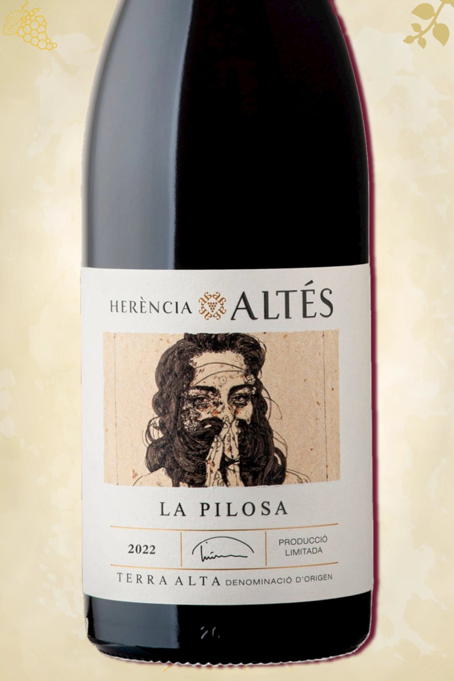 Close-up label Herencia Altes La Pilosa 2022 – Garnatxa Peluda en wijnhuisdetails zichtbaar