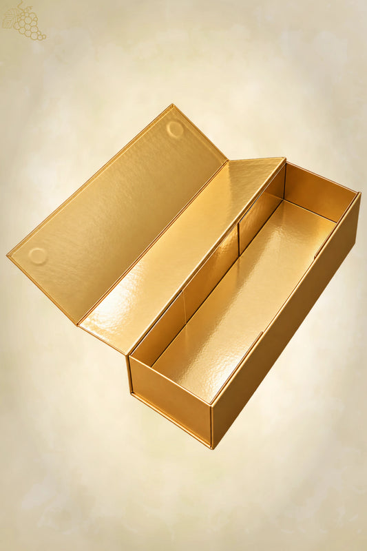 Gouden geschenkdoos met magneetsluiting, klep geopend