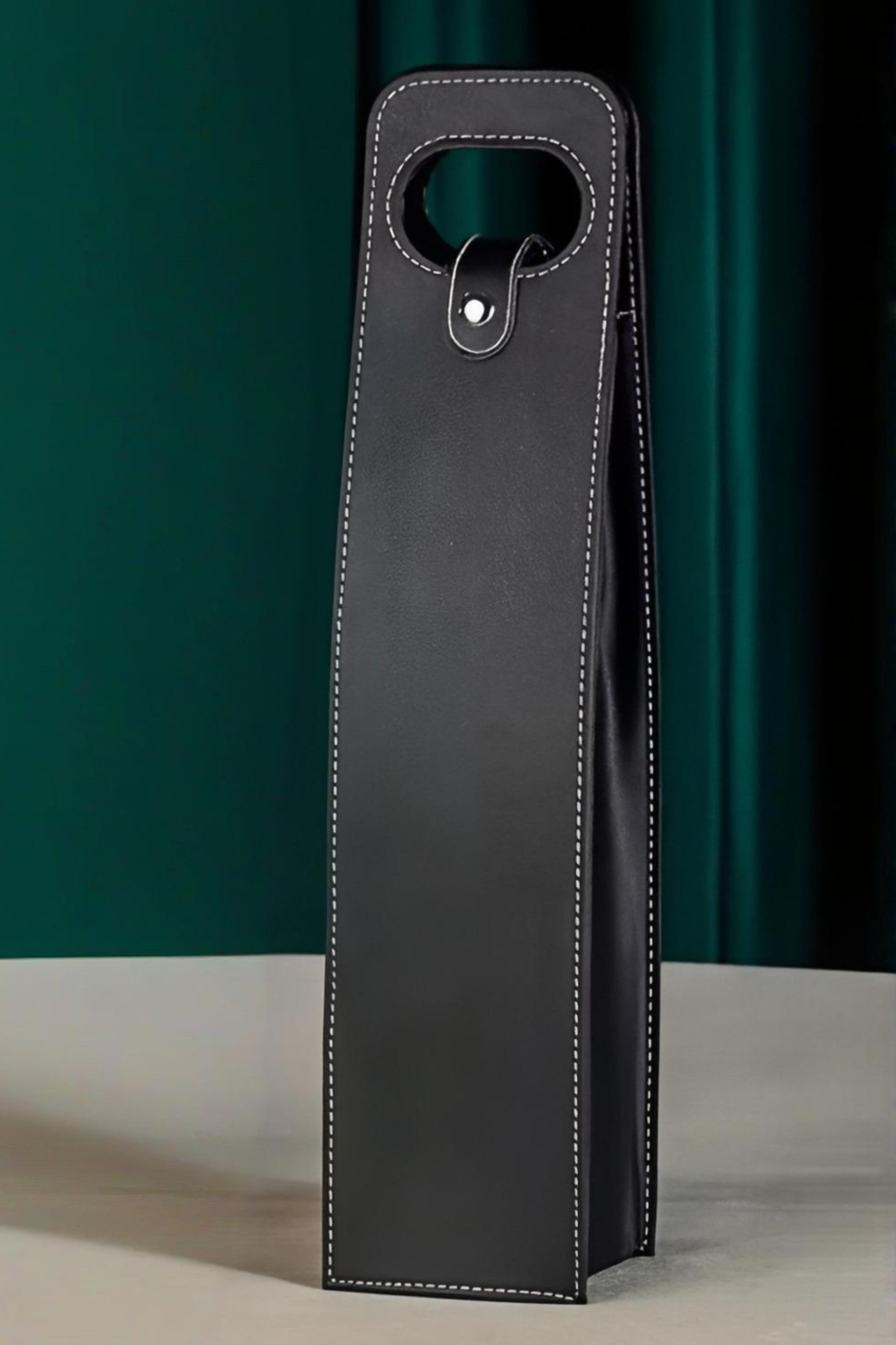 Luxe herbruikbare wijn-geschenktas van zwart faux leder voor 1 fles wijn, stijlvolle cadeautas met handvat en contrasterende stiknaden