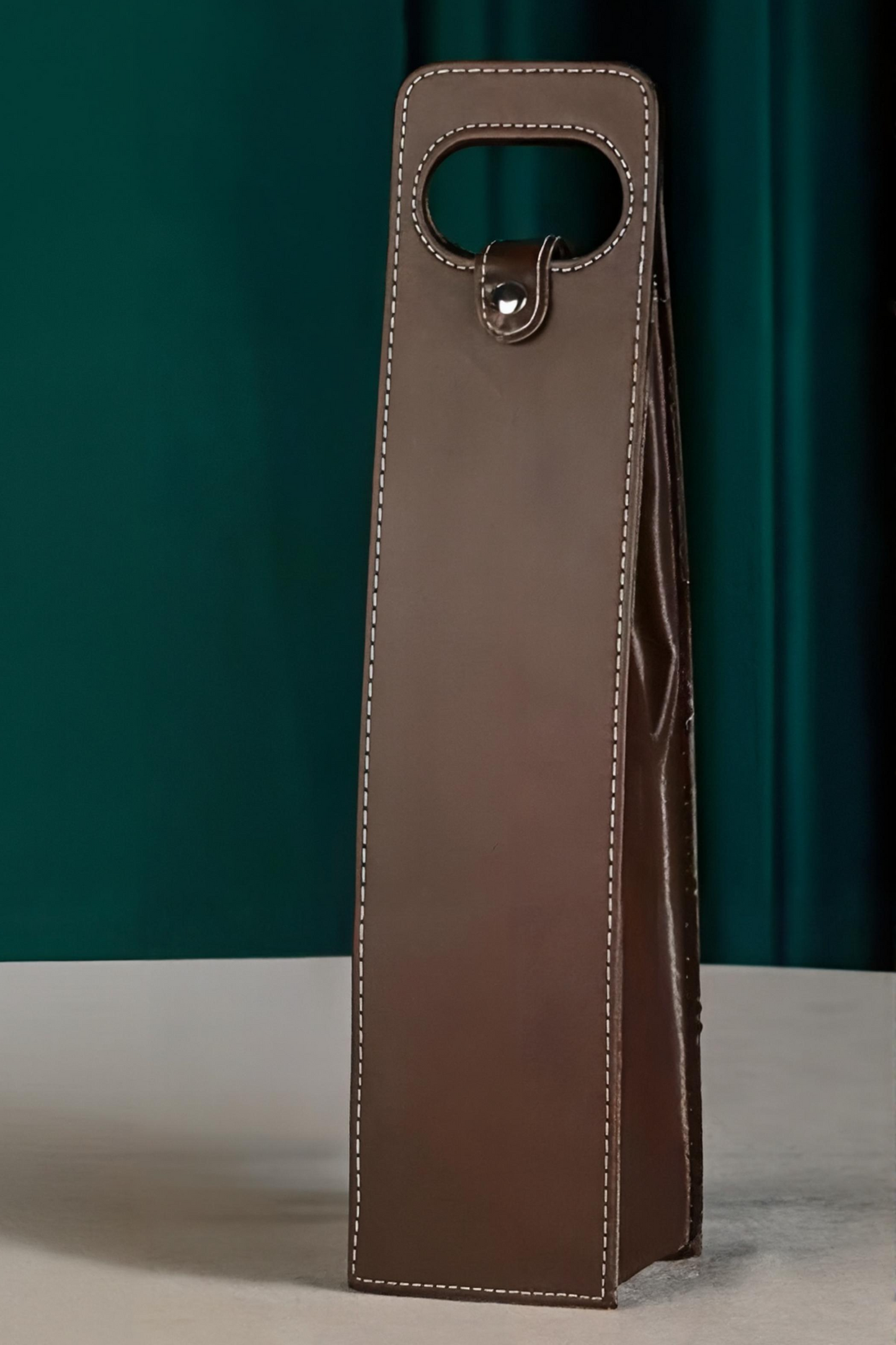 Luxe herbruikbare wijn-geschenktas van bruin faux leder voor 1 fles wijn, elegante cadeautas met handvat en stiknaden, duurzaam en stijlvol wijncadeau